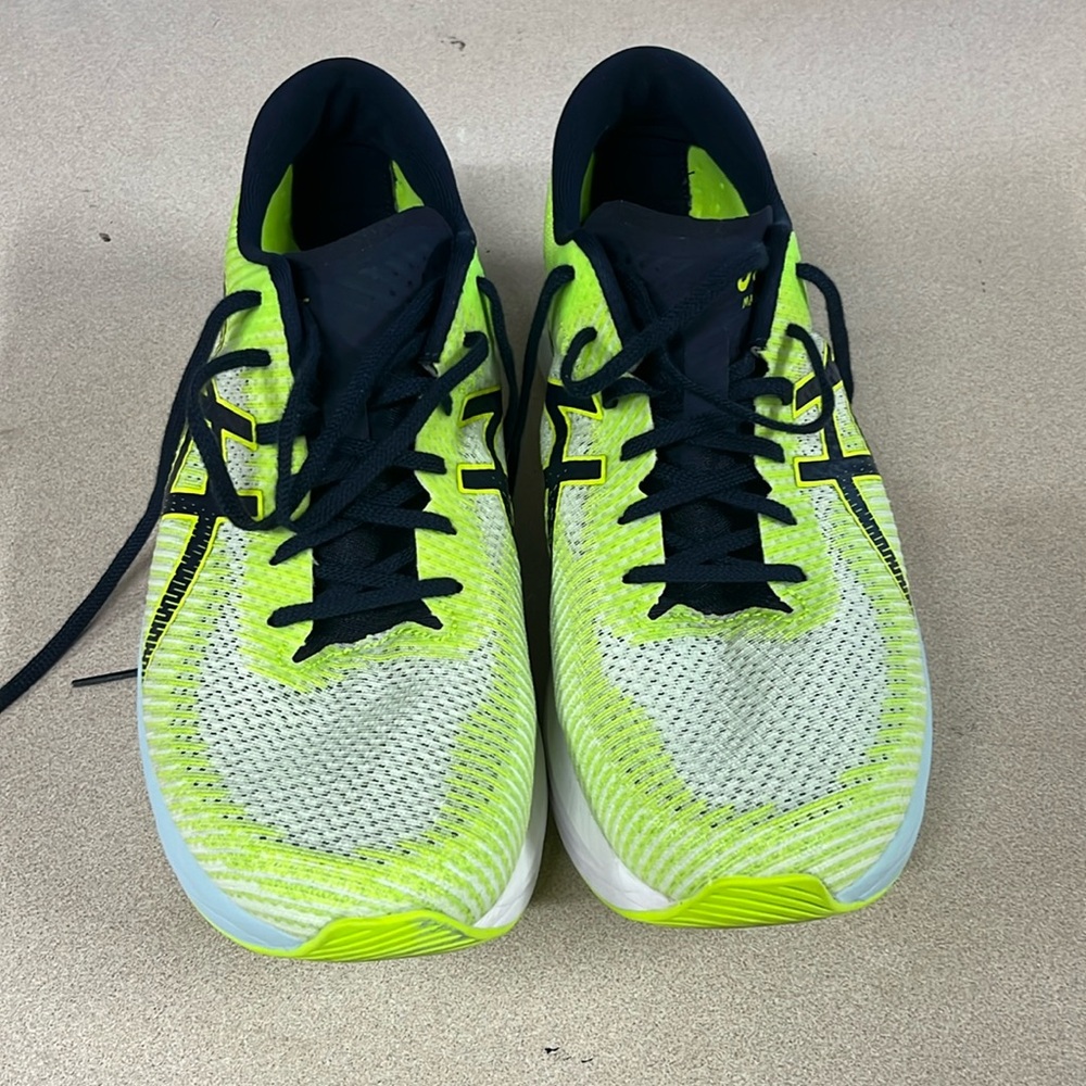ASICS Magic Speed 2